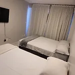 Apto 2 Quartos com Suíte, Garagem, 300m da Praia